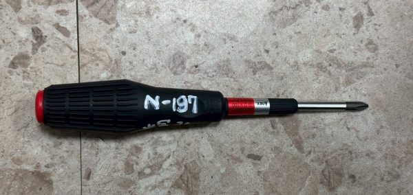 N-197 絕緣十字起子：圖片 2