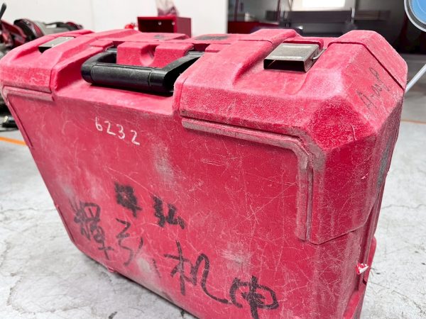 A-008 米沃奇-插電式手提帶鋸機：圖片 3