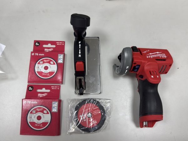 米沃奇-12V鋰電無碳刷3"砂輪機：圖片 3
